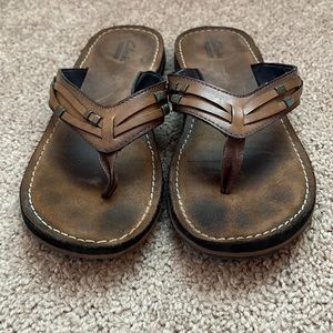 Clarks flip flops